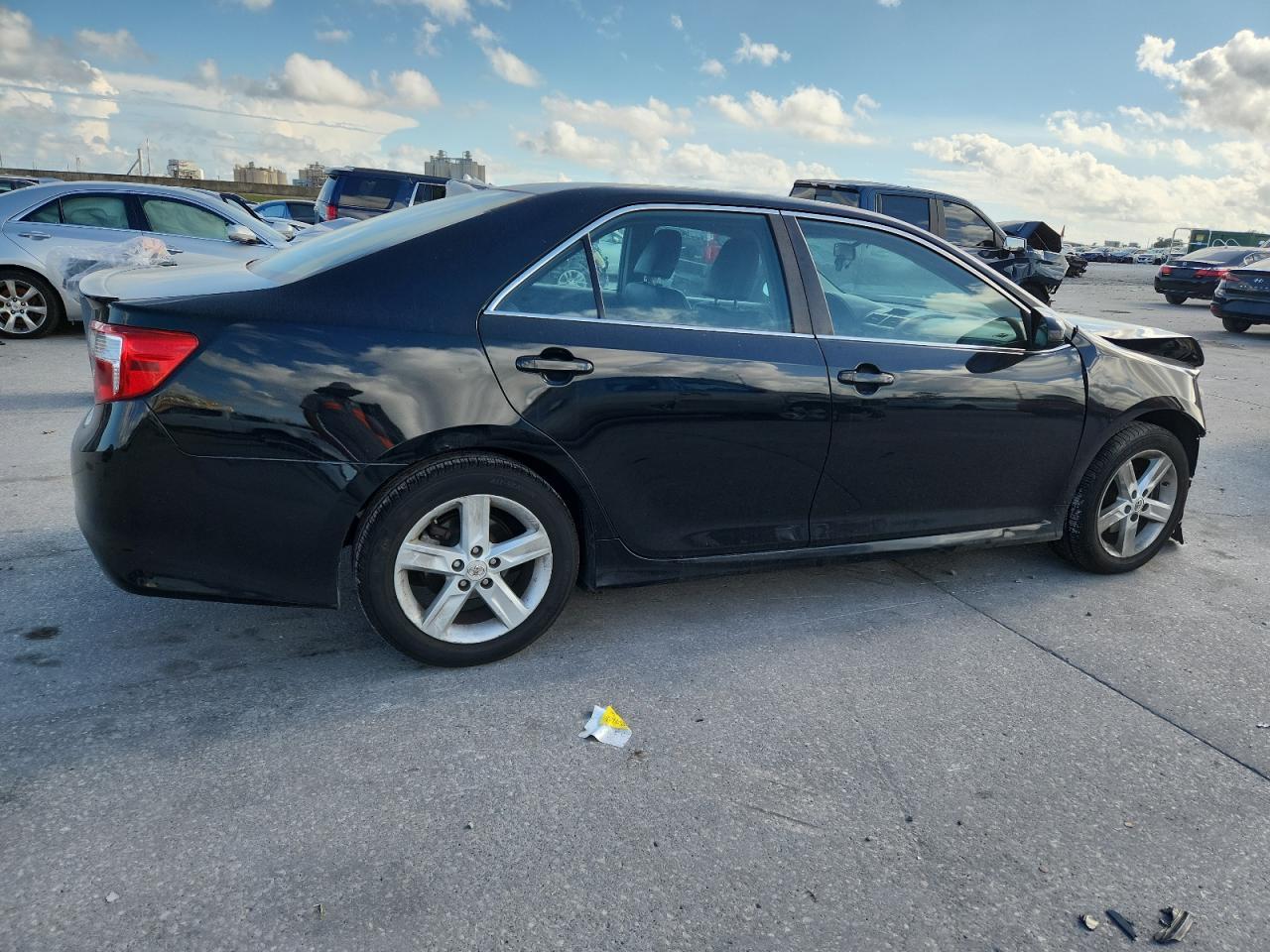 2012 Toyota Camry Base - Фото 3