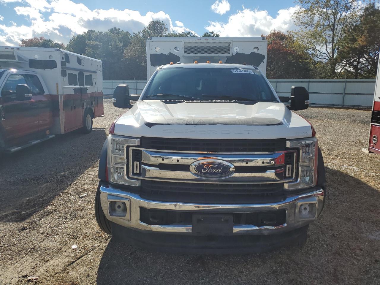 2017 Ford F550 Super Duty - Фото 5