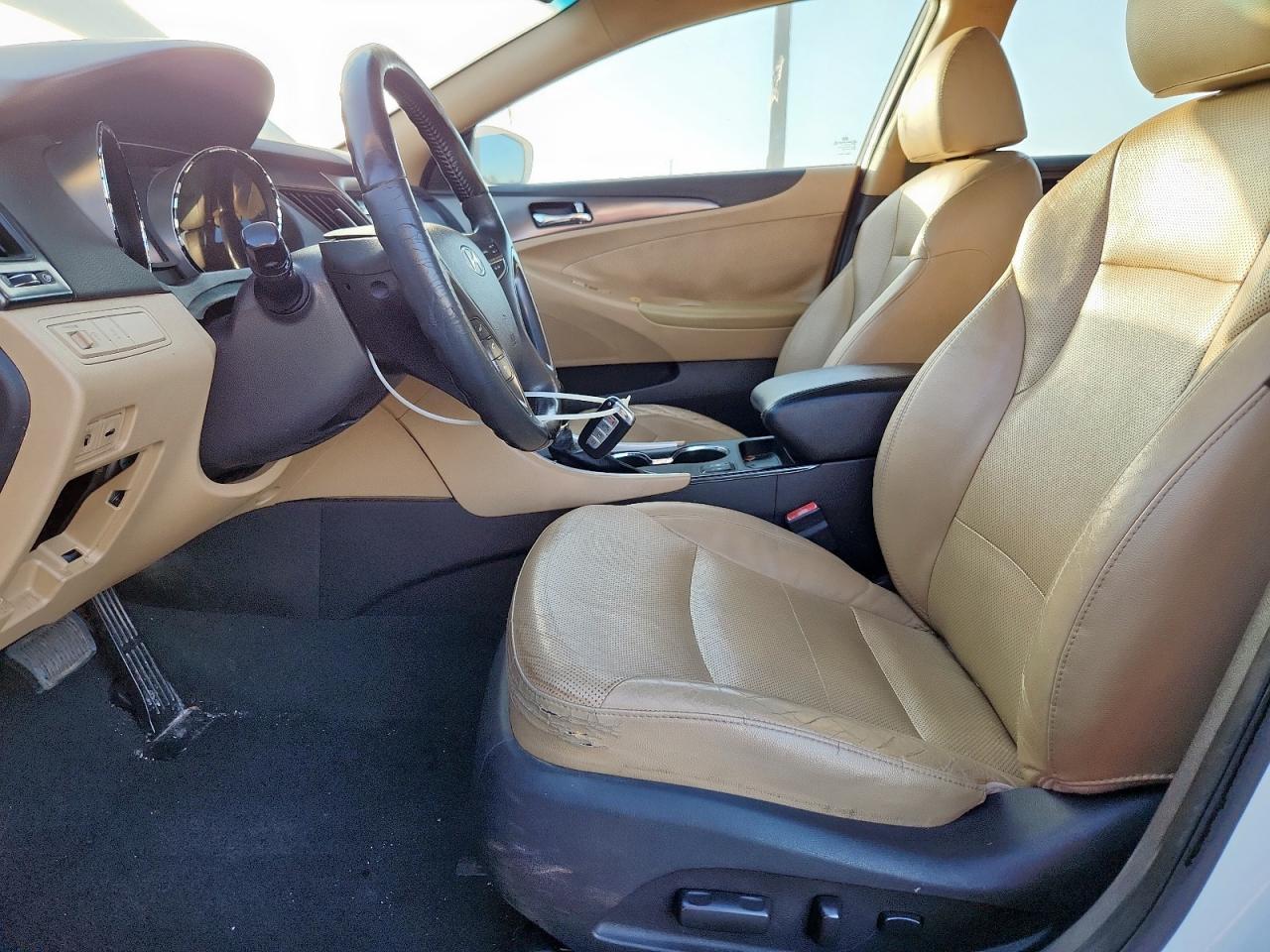 2012 Hyundai Sonata Hybrid - Image 7