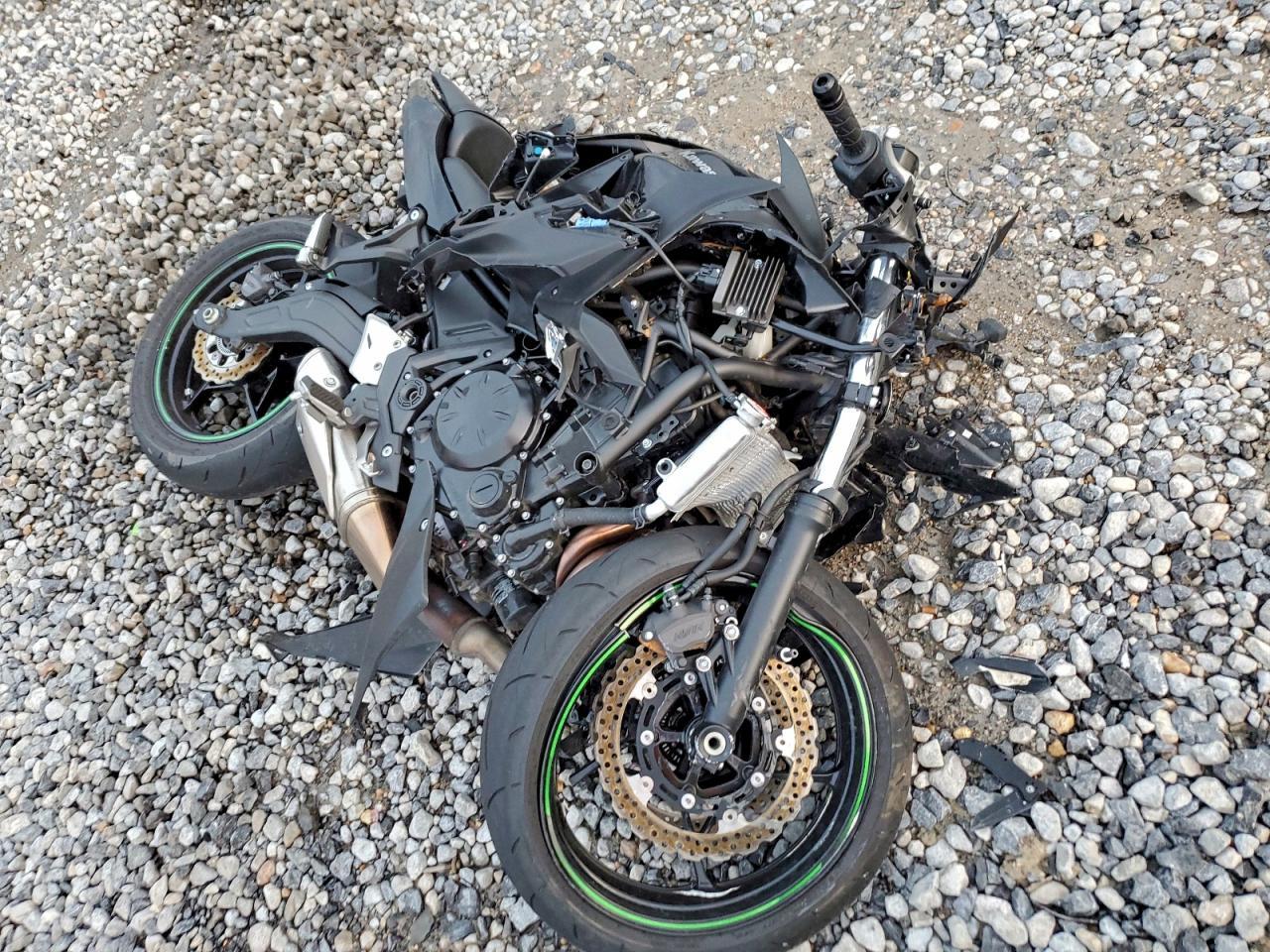 2025 Kawasaki Ex650 R - Image 5