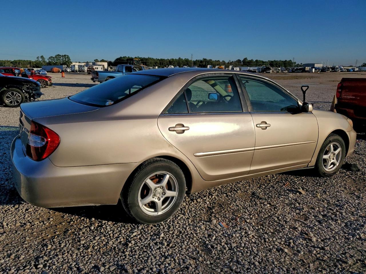 2003 Toyota Camry Le - Фото 3
