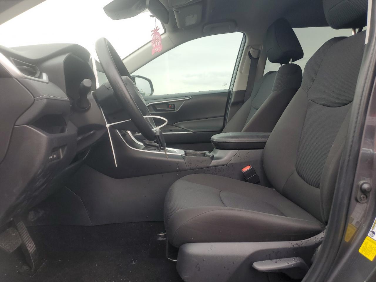 2025 Toyota Rav4 Le - Image 7