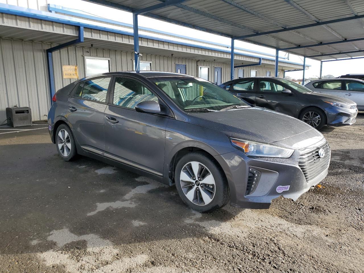 2019 Hyundai Ioniq - Image 4