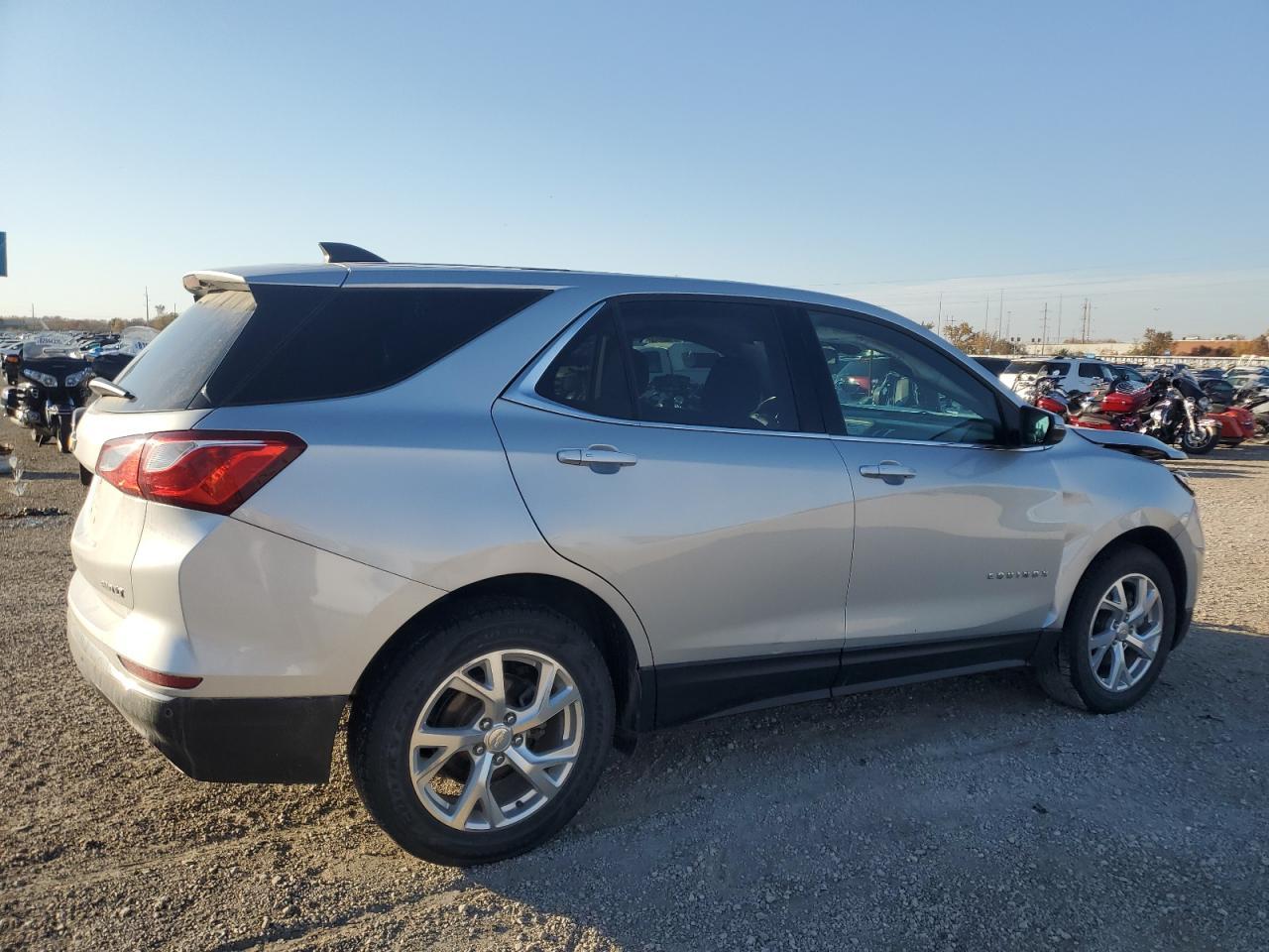2018 Chevrolet Equinox Lt - Image 3
