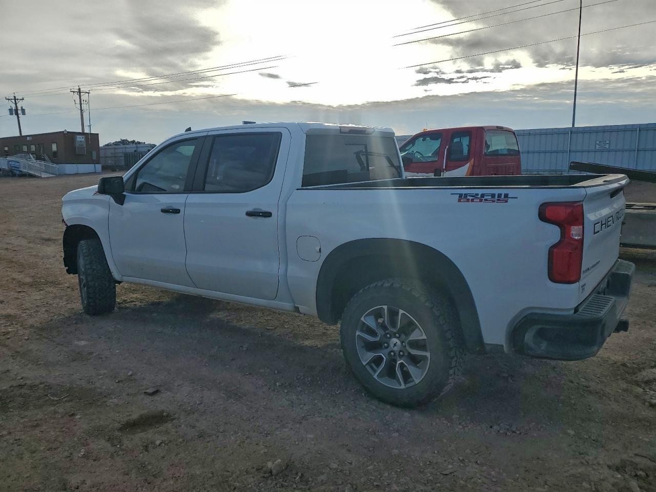 2019 Chevrolet Silverado K1500 Lt Trail Boss - Image 2