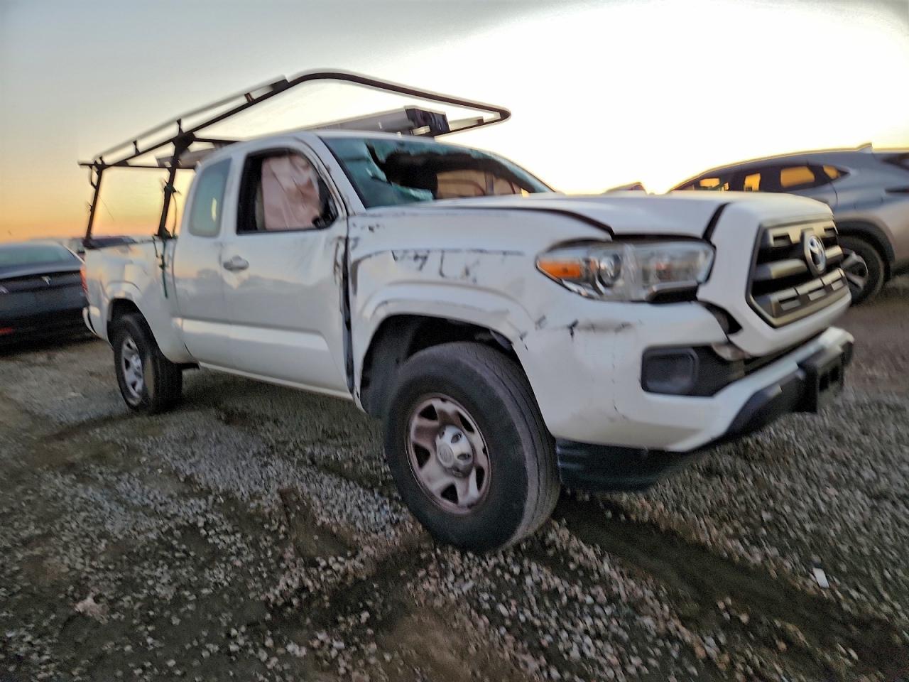 2017 Toyota Tacoma Access Cab - Фото 4