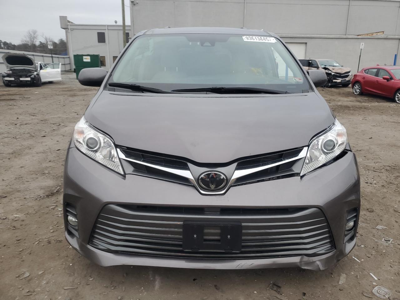 2020 Toyota Sienna Xle - Фото 5