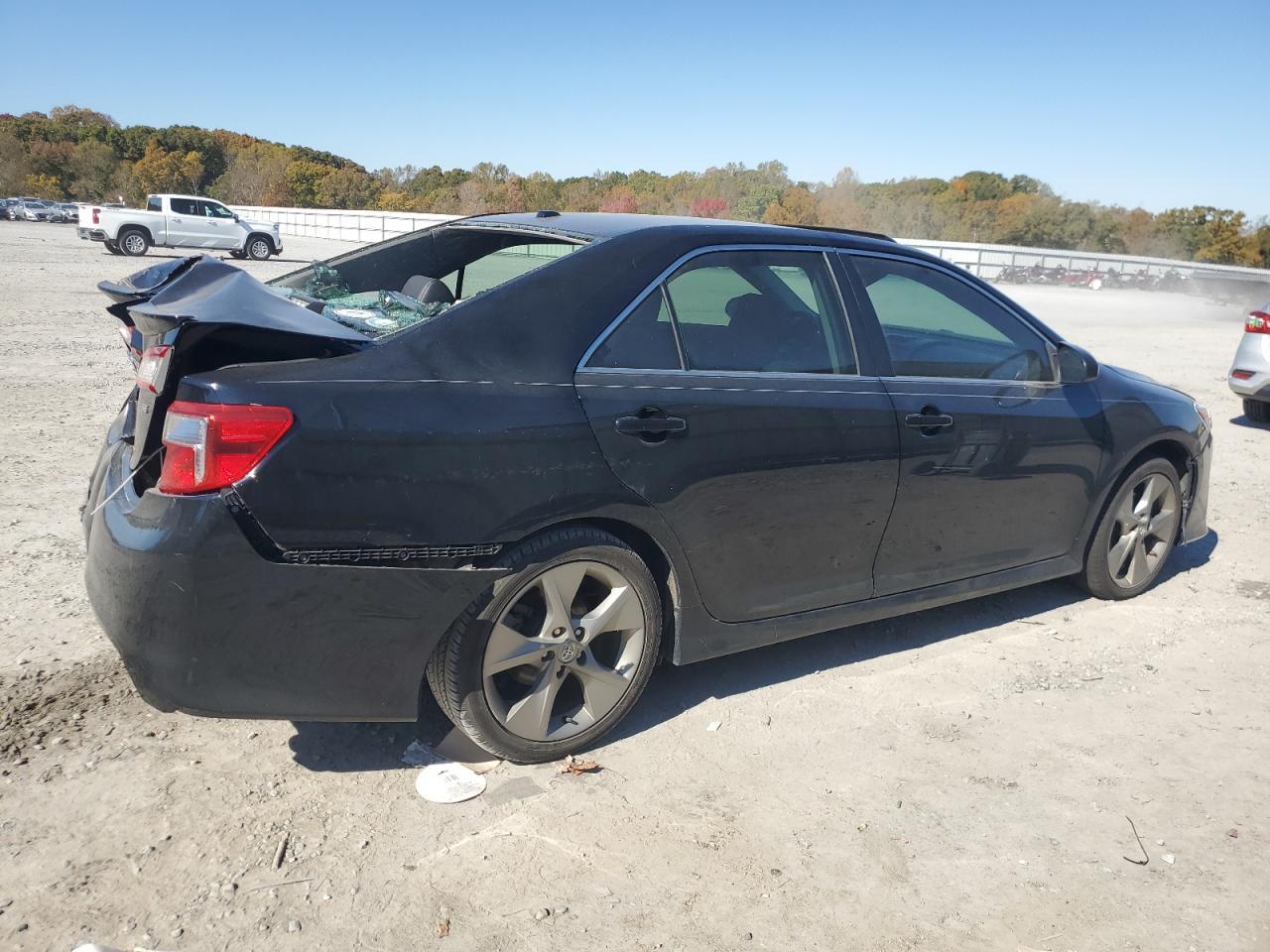 2012 Toyota Camry Se Sport Limited Edition - Image 3