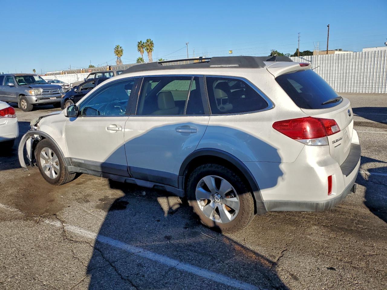 2012 Subaru Outback 3.6R Limited - Фото 2