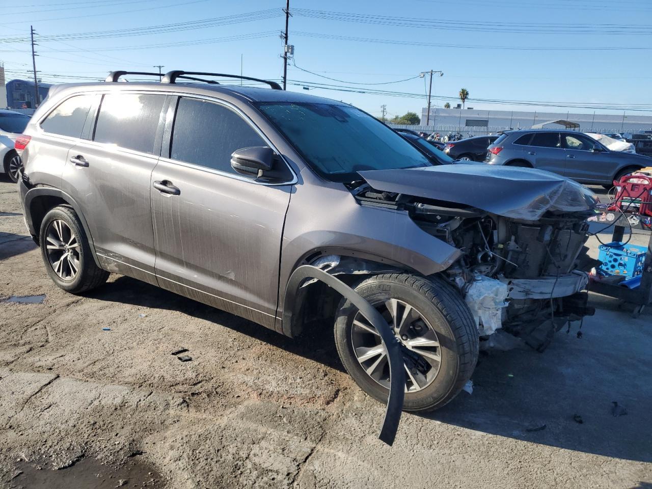 2018 Toyt Highlander - Image 4