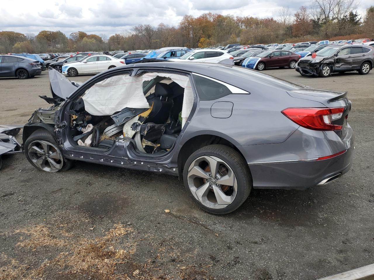 2018 Honda Accord Touring - Фото 2