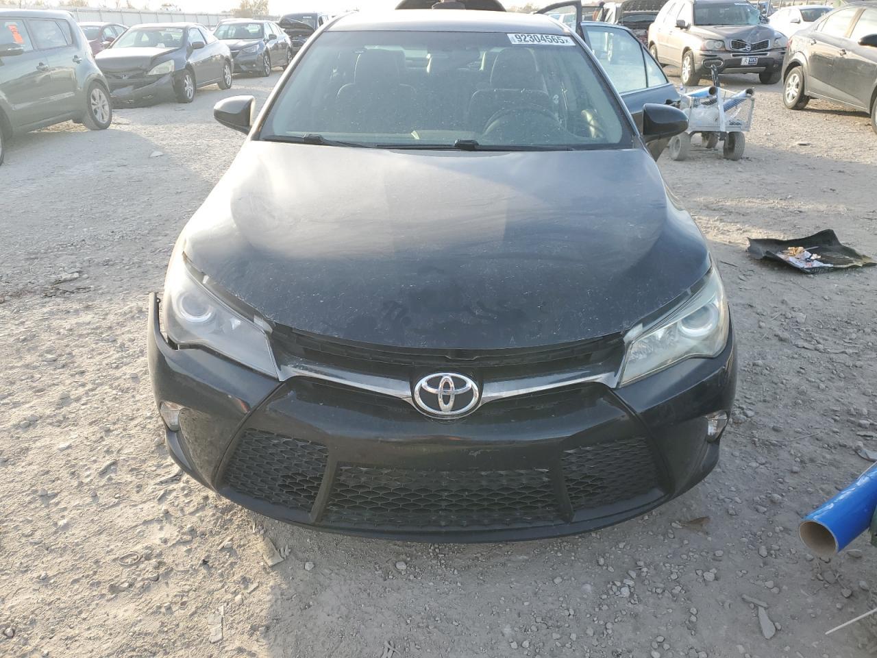 2017 Toyota Camry Le - Image 5