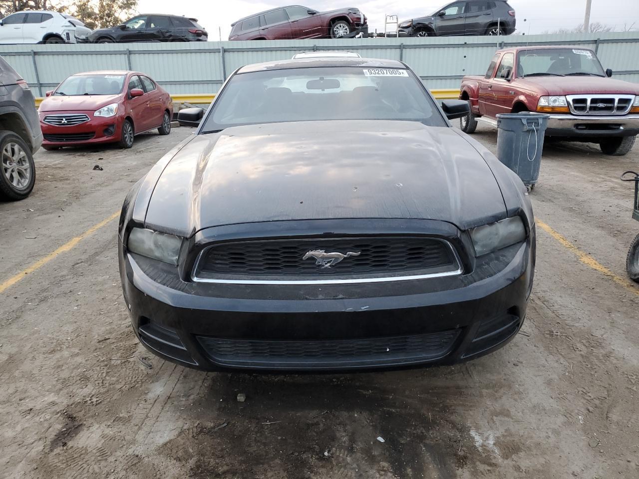 2014 Ford Mustang - Image 5