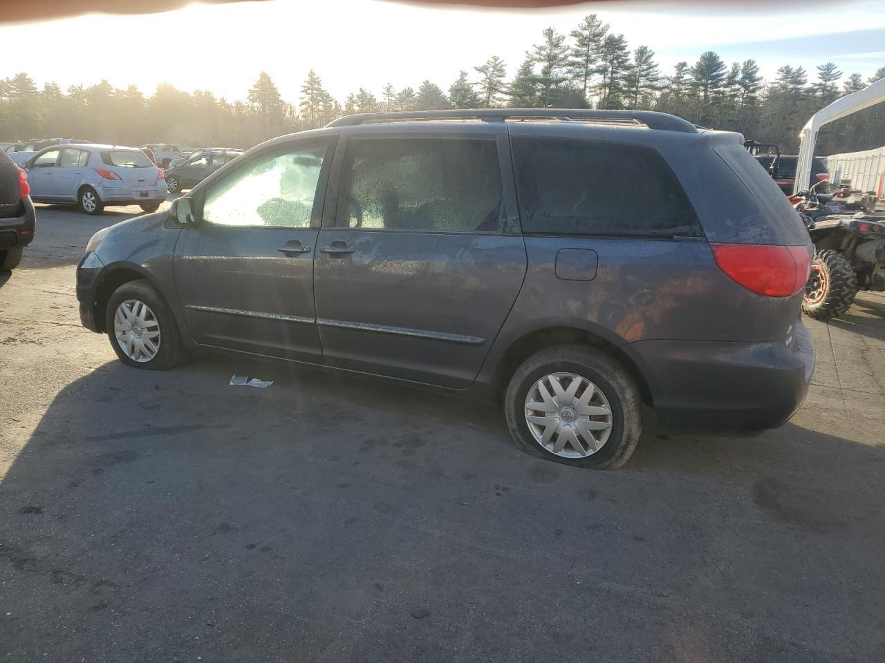 2007 Toyota Sienna Ce - Фото 2