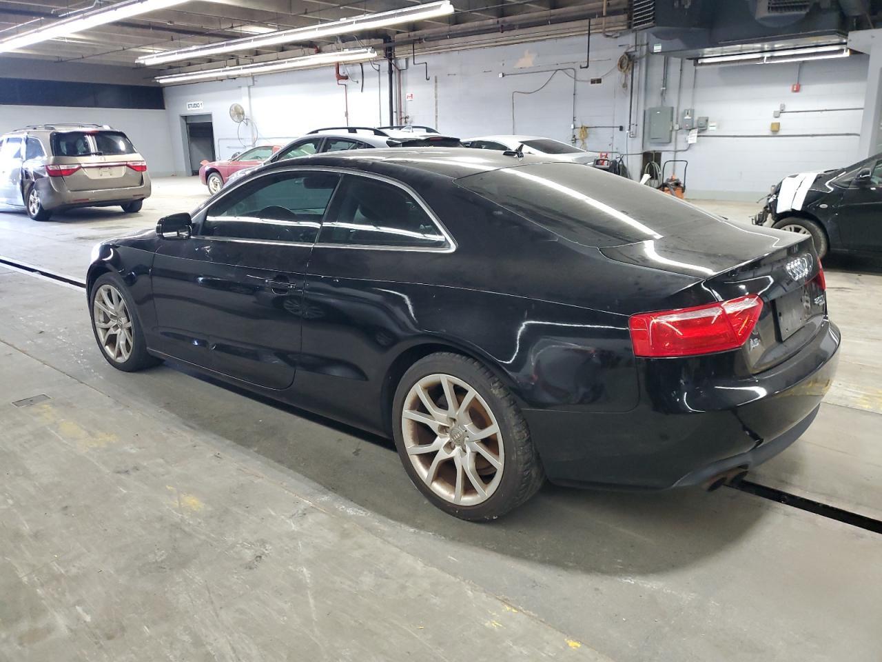 2010 Audi A5 Premium - Фото 2