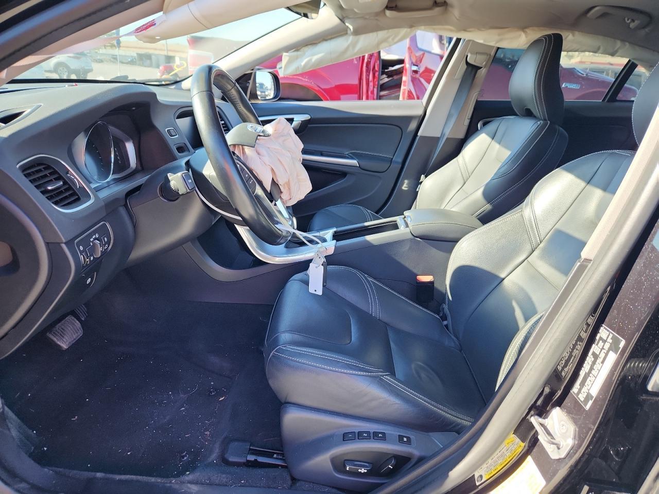 2018 Volvo S60 Dynamic - Image 7