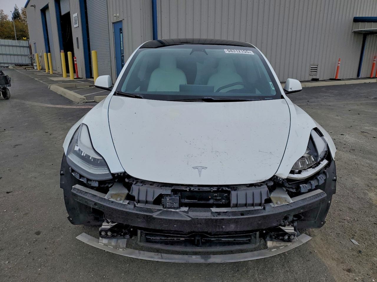 2021 Tesla Model 3 - Фото 5
