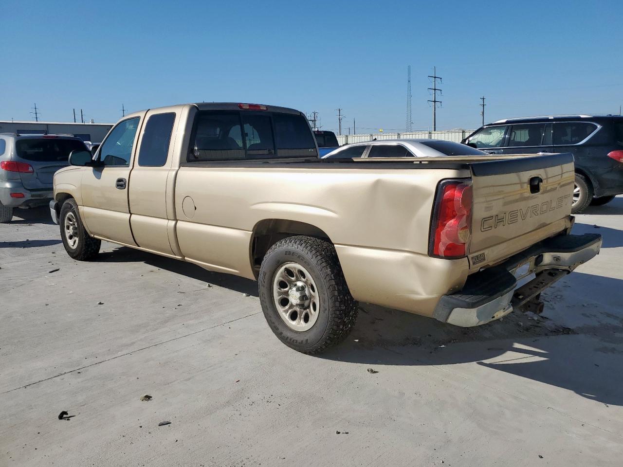 2006 Chevrolet Silverado C1500 - Image 2