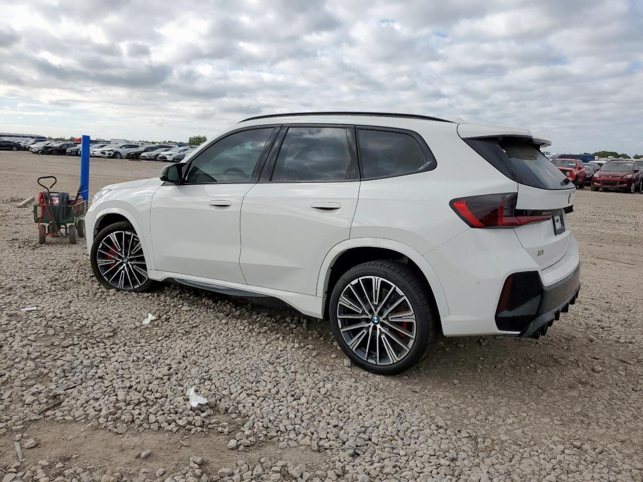 2025 BMW X1 M35I - Фото 2