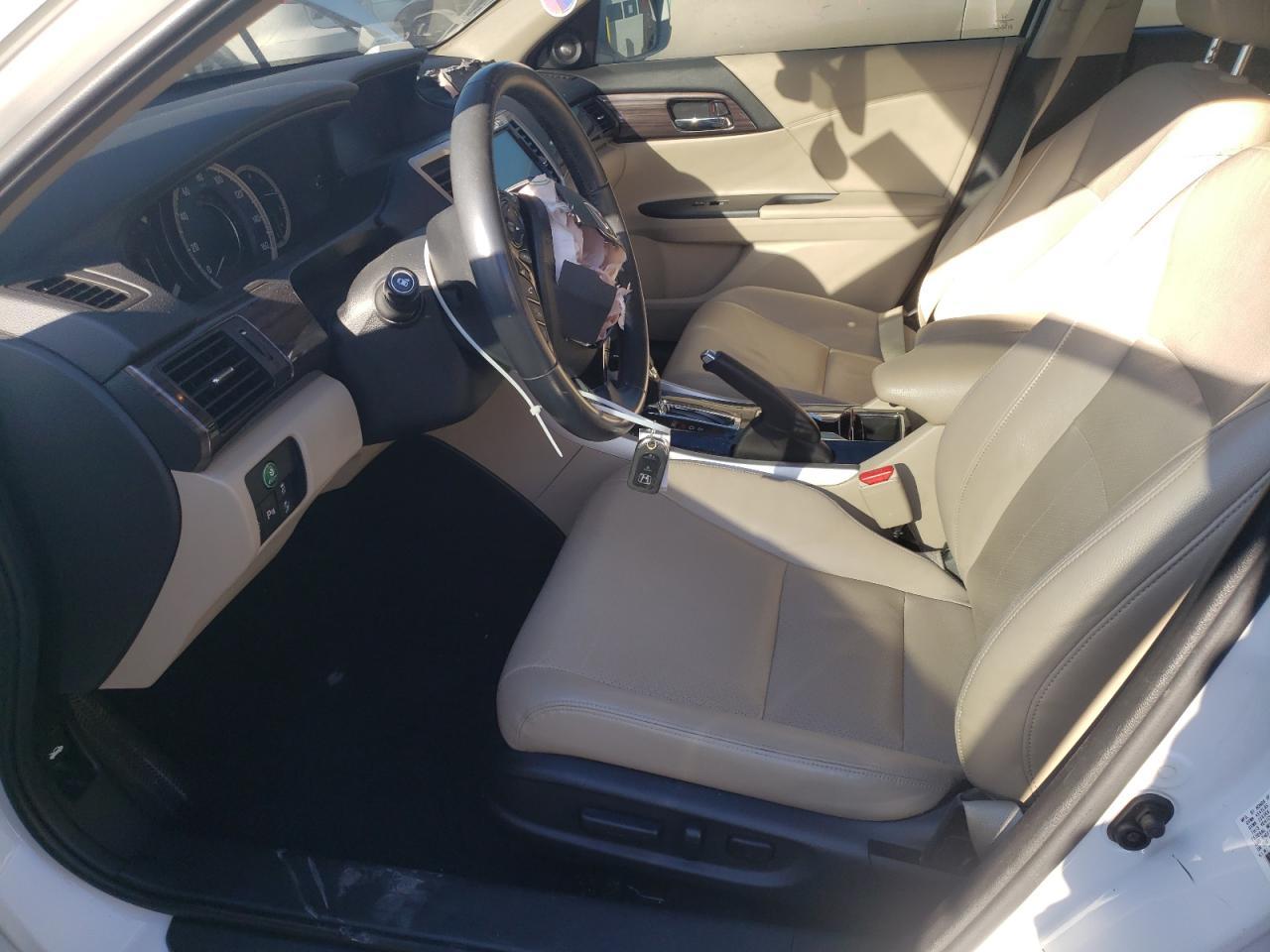 2016 Honda Accord Touring - Image 7