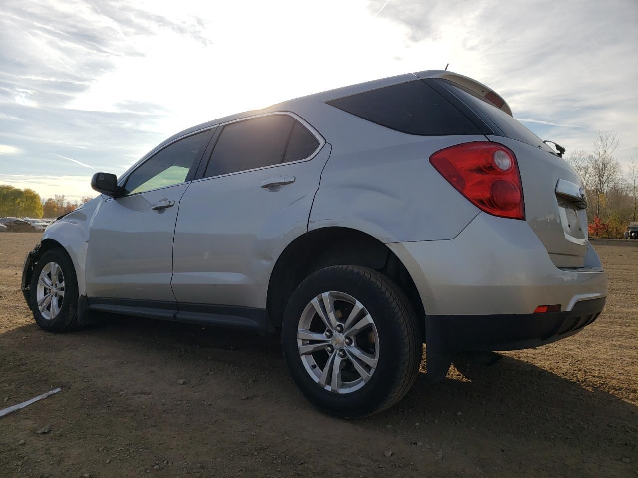 2013 Chevrolet Equinox Ls - Image 2