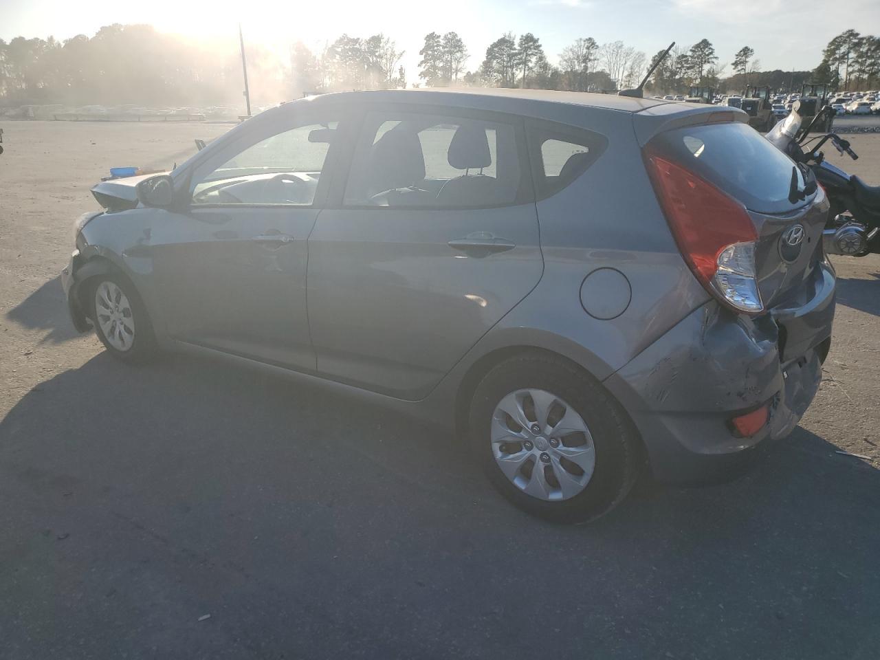 2016 Hyundai Accent Se - Image 2