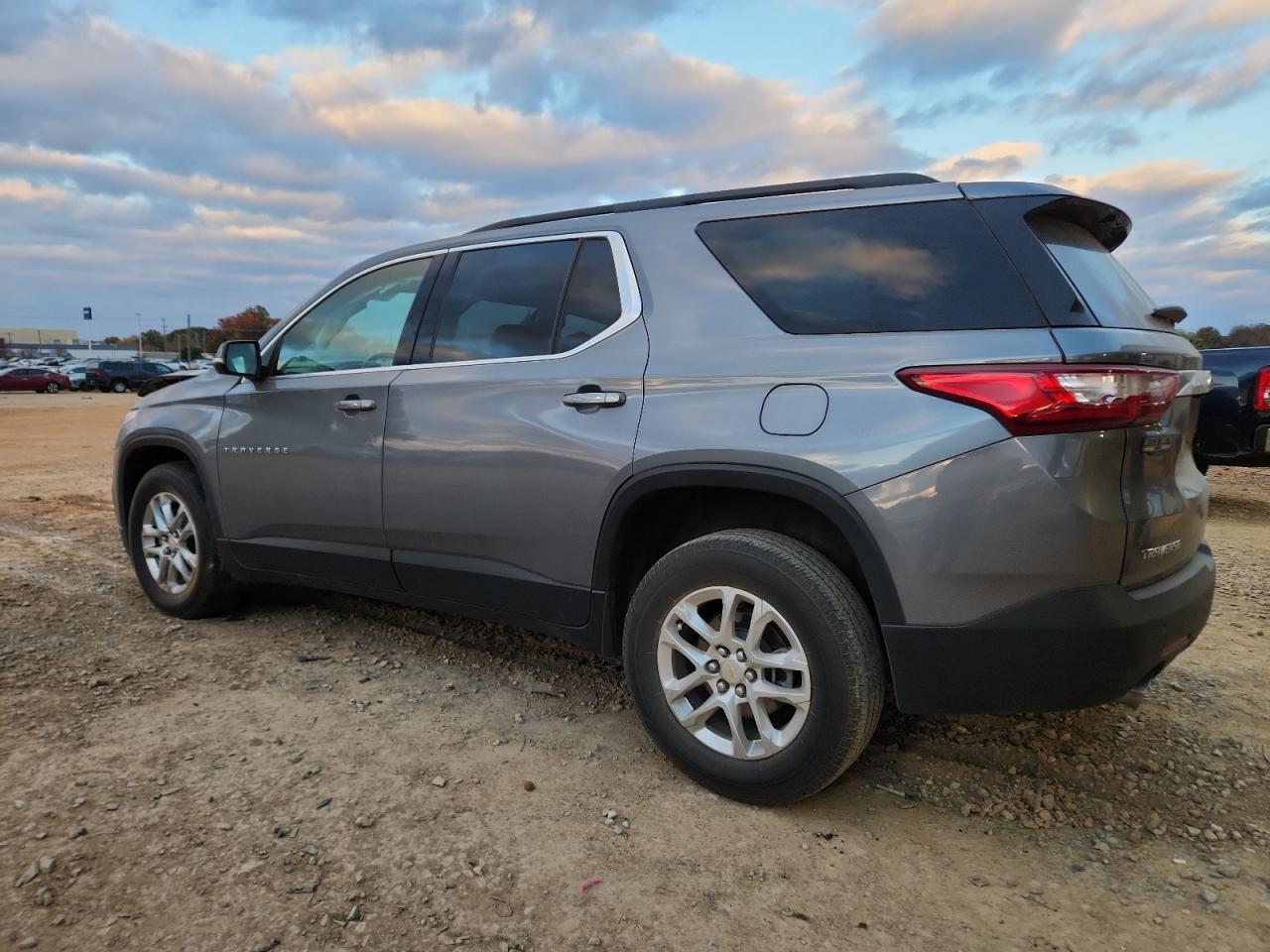 2020 Chevrolet Traverse Lt - Image 2