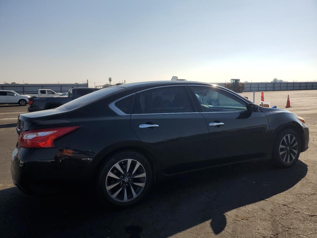 2017 Nissan Altima 2.5 - Фото 3