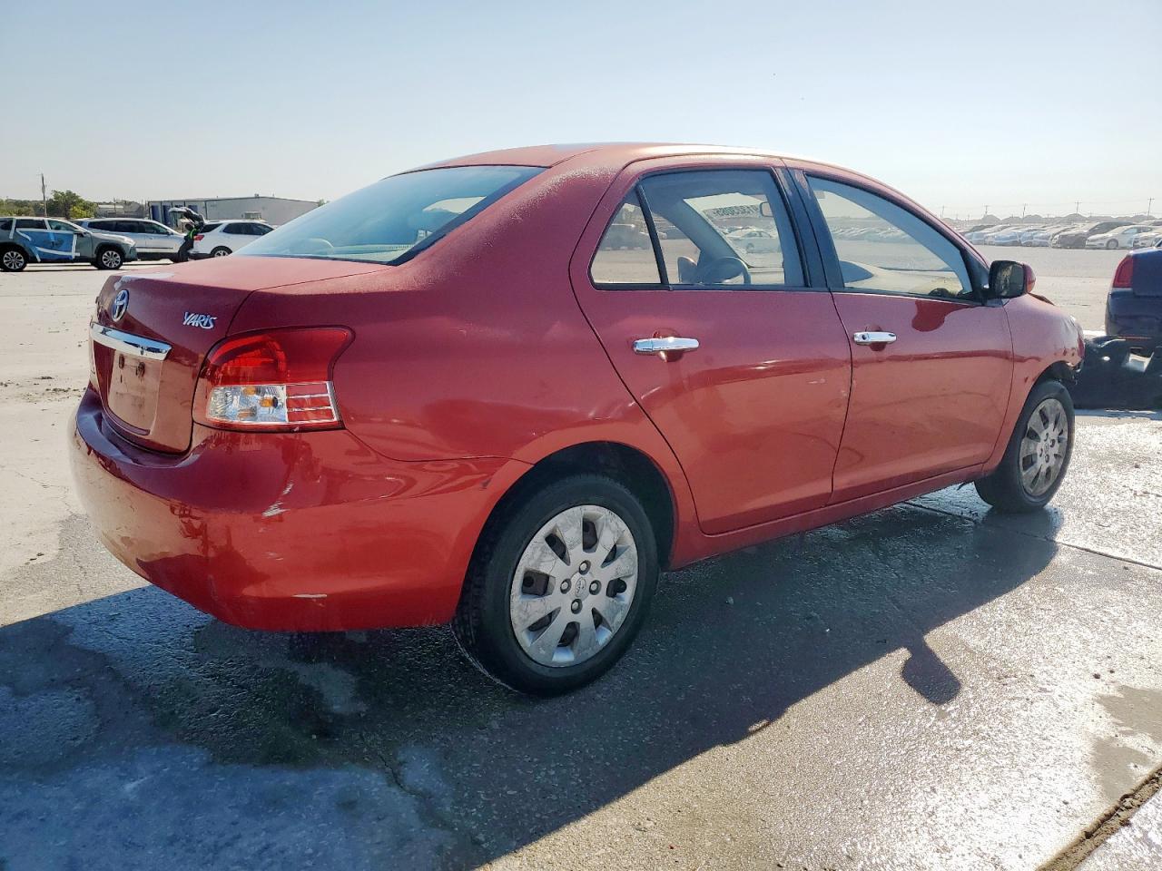 2011 Toyota Yaris Base - Фото 3