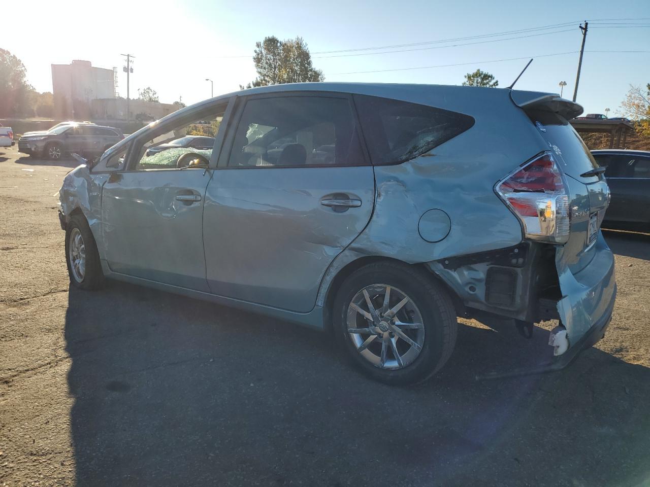 2017 Toyota Prius V - Фото 2