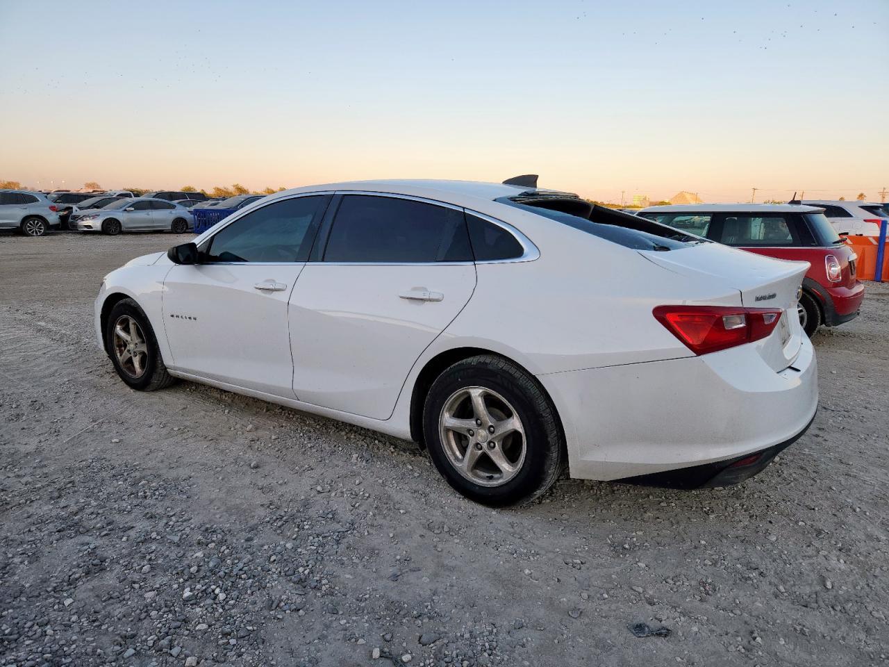 2018 Chevrolet Malibu Ls - Фото 2