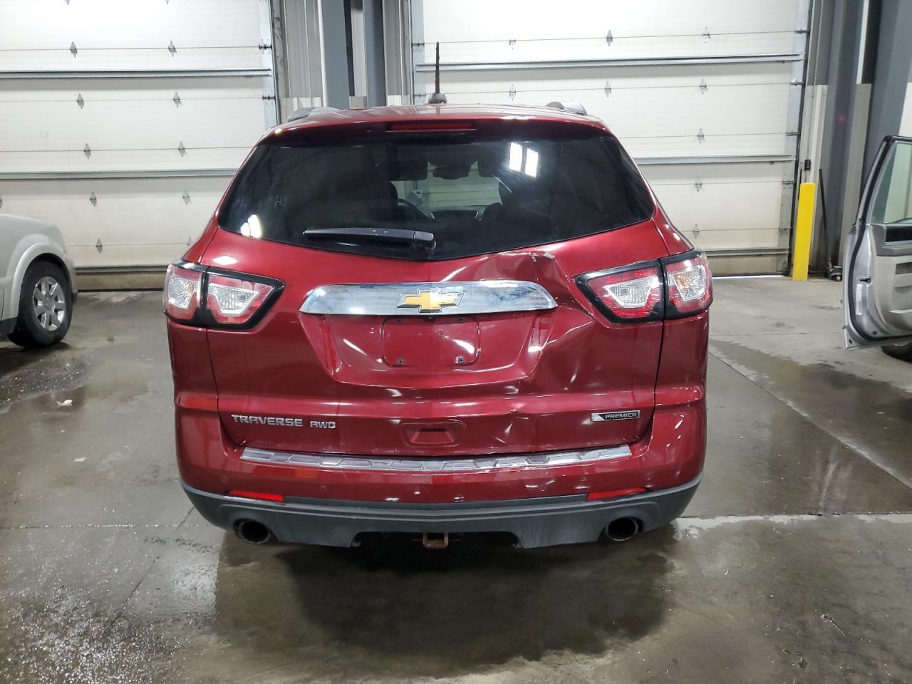 2017 Chevrolet Traverse Premier - Фото 6