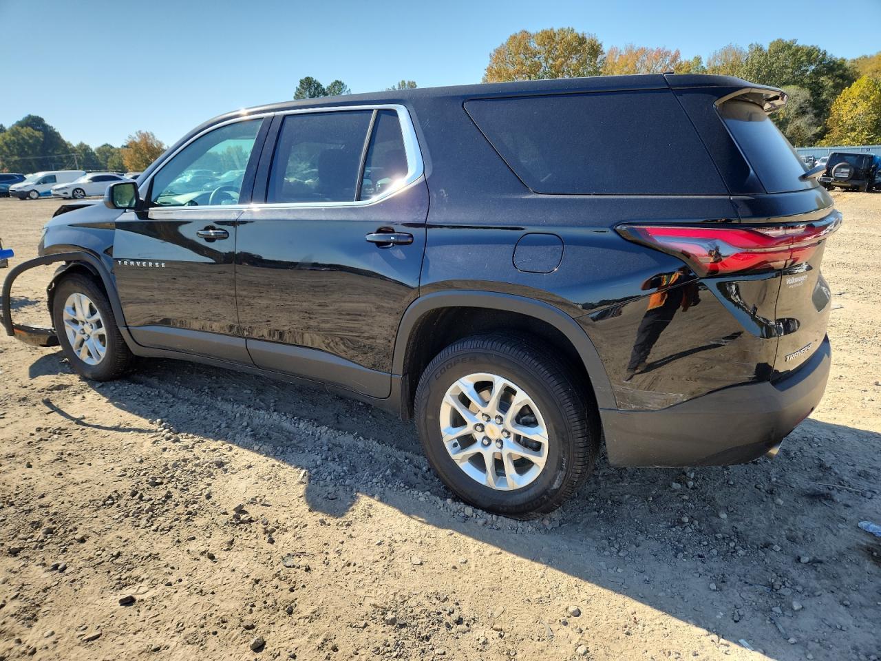 2022 Chevrolet Traverse Ls - Image 2