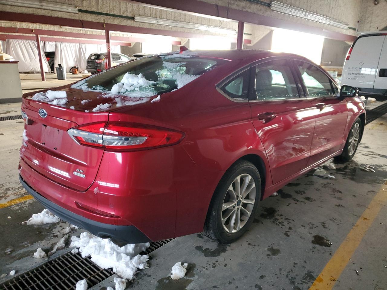 2020 Ford Fusion Se - Фото 3