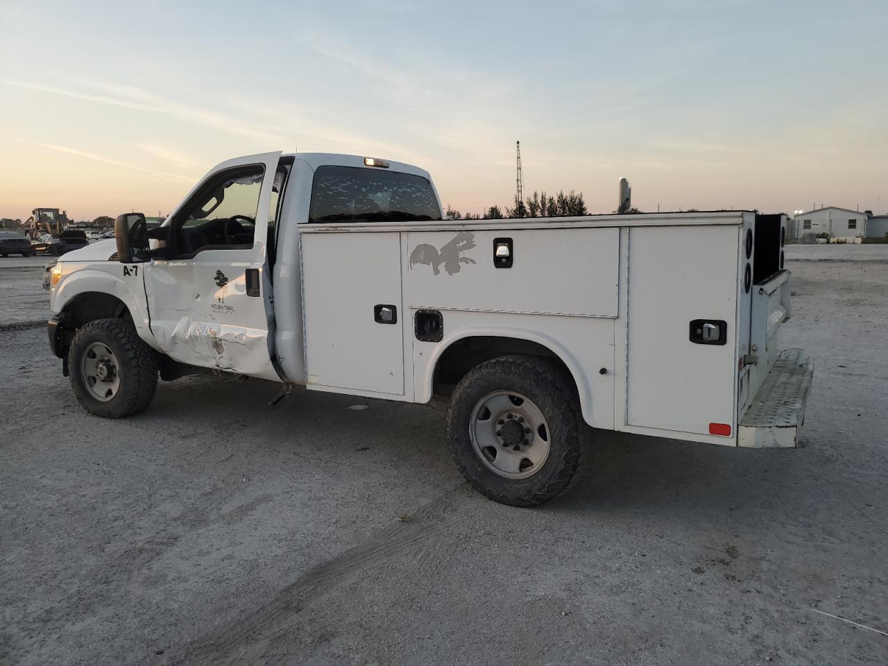 2015 Ford F250 Utility / Service Truck - Фото 3