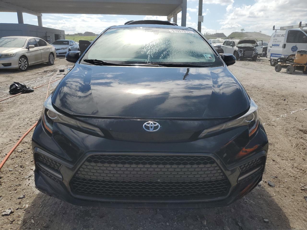 2020 Toyota Corolla Se - Image 5