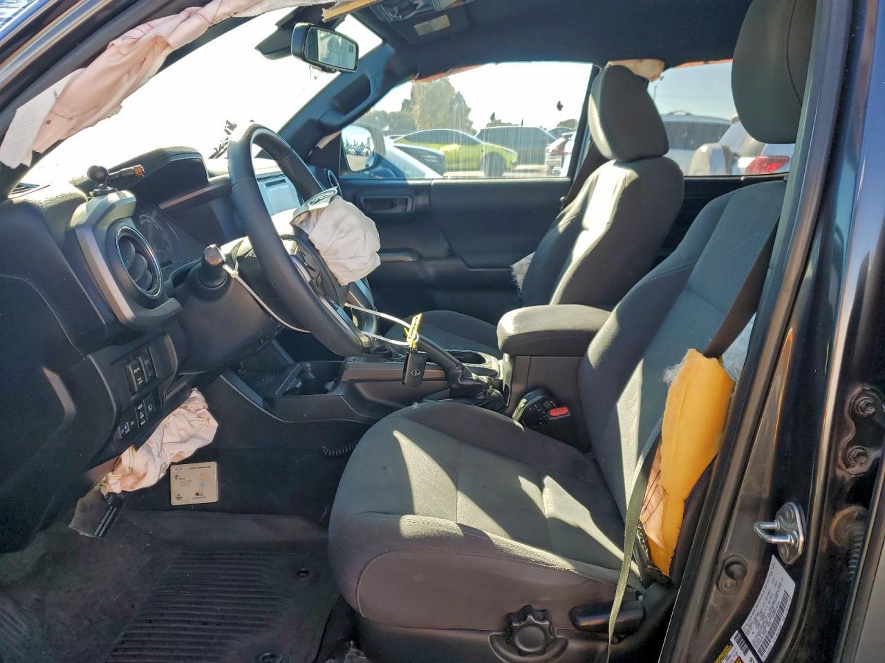 2018 Toyota Tacoma Double Cab - Image 7