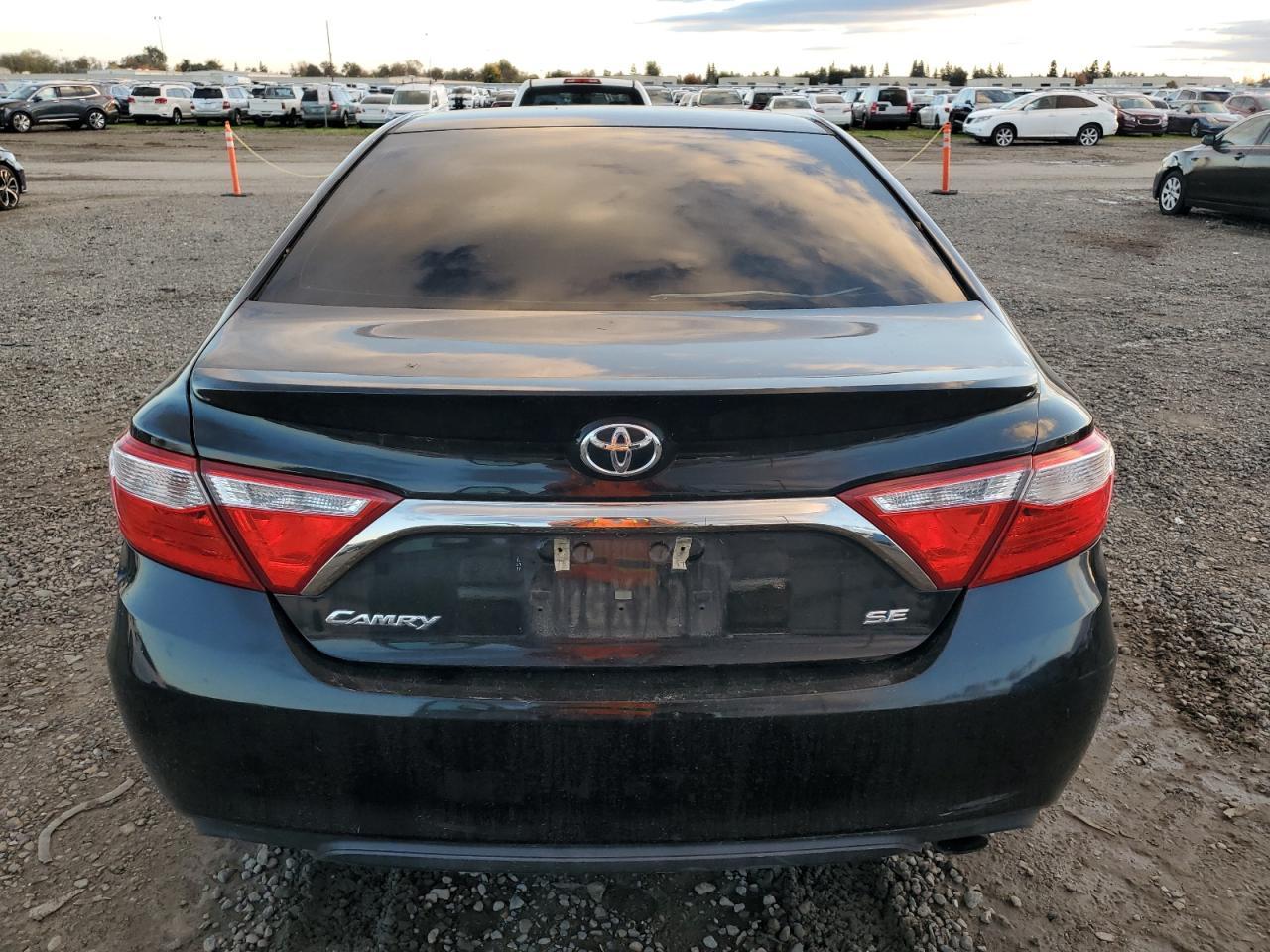 2017 Toyota Camry Le - Фото 6