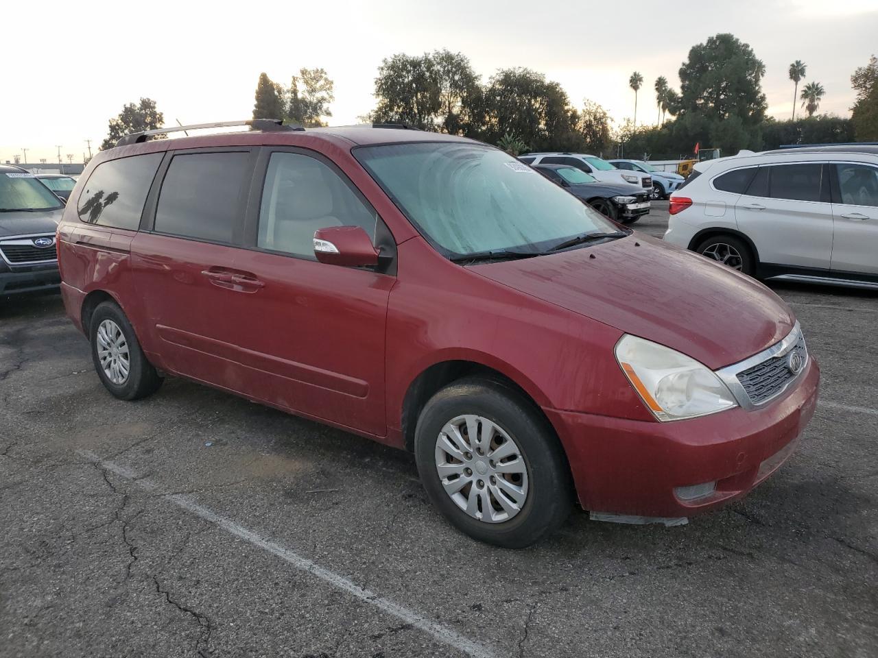 2011 Kia Sedona Lx - Фото 4