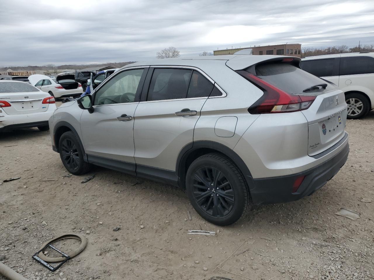 2022 Mitsubishi Eclipse Cross Le - Фото 2