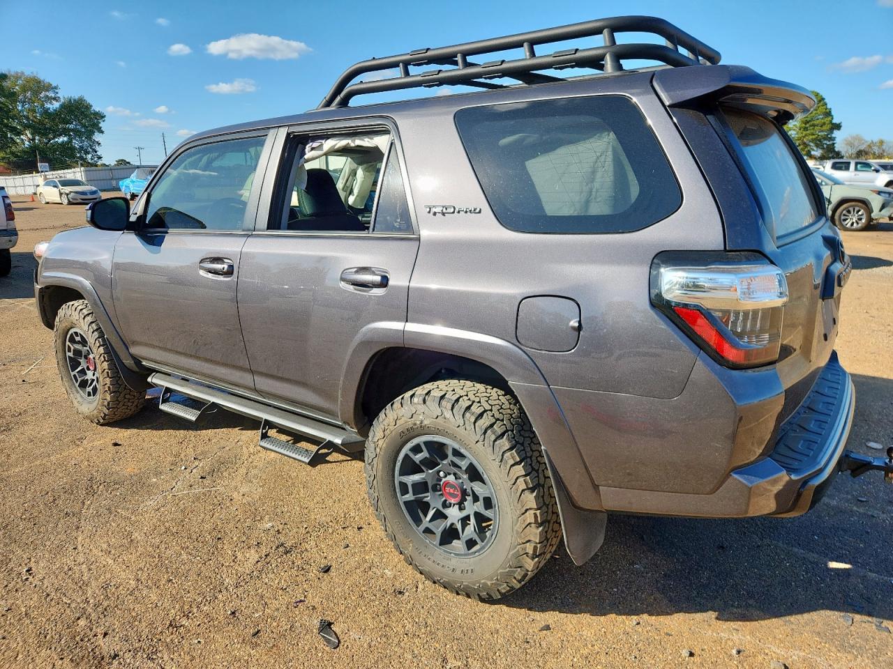 2021 Toyota 4Runner Venture - Фото 2