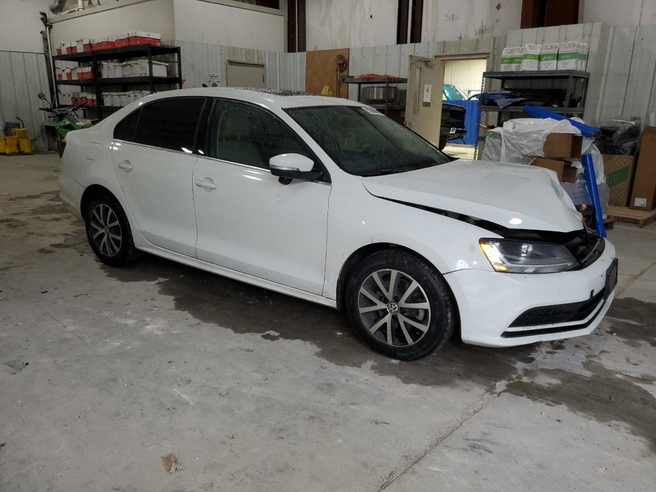 2017 Volkswagen Jetta Se - Image 4
