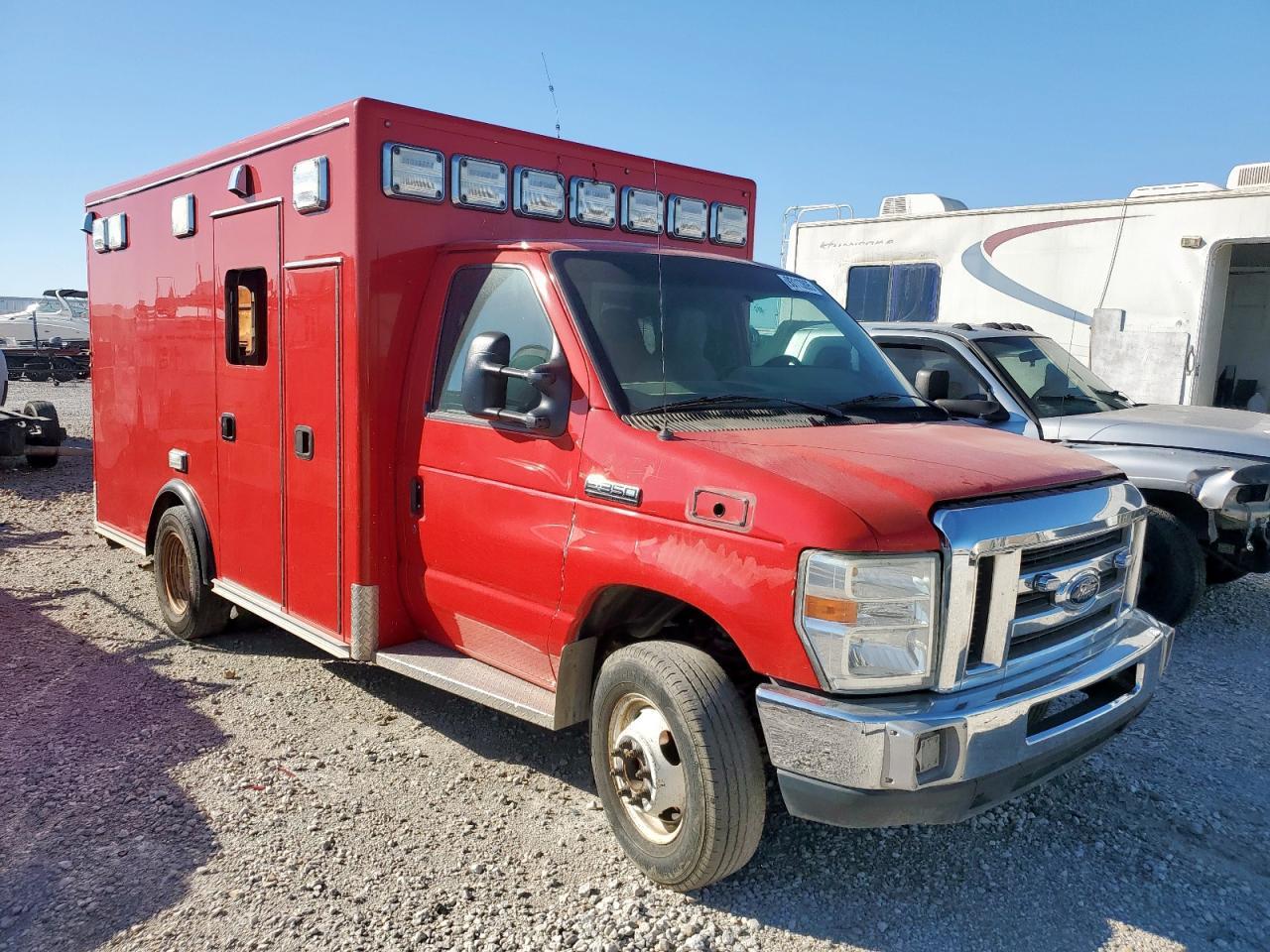 2015 Ford Econoline E350 Super Duty Cutaway Van - Фото 4