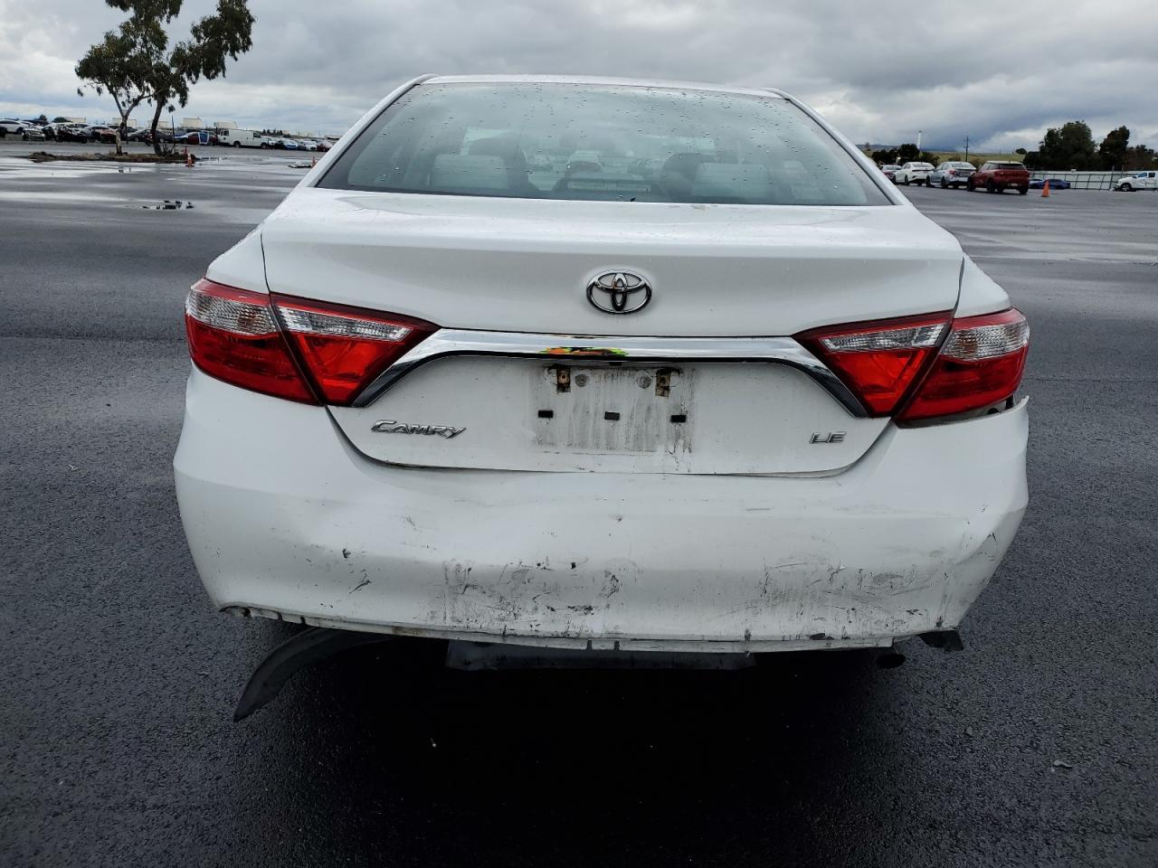 2017 Toyota Camry Le - Image 6