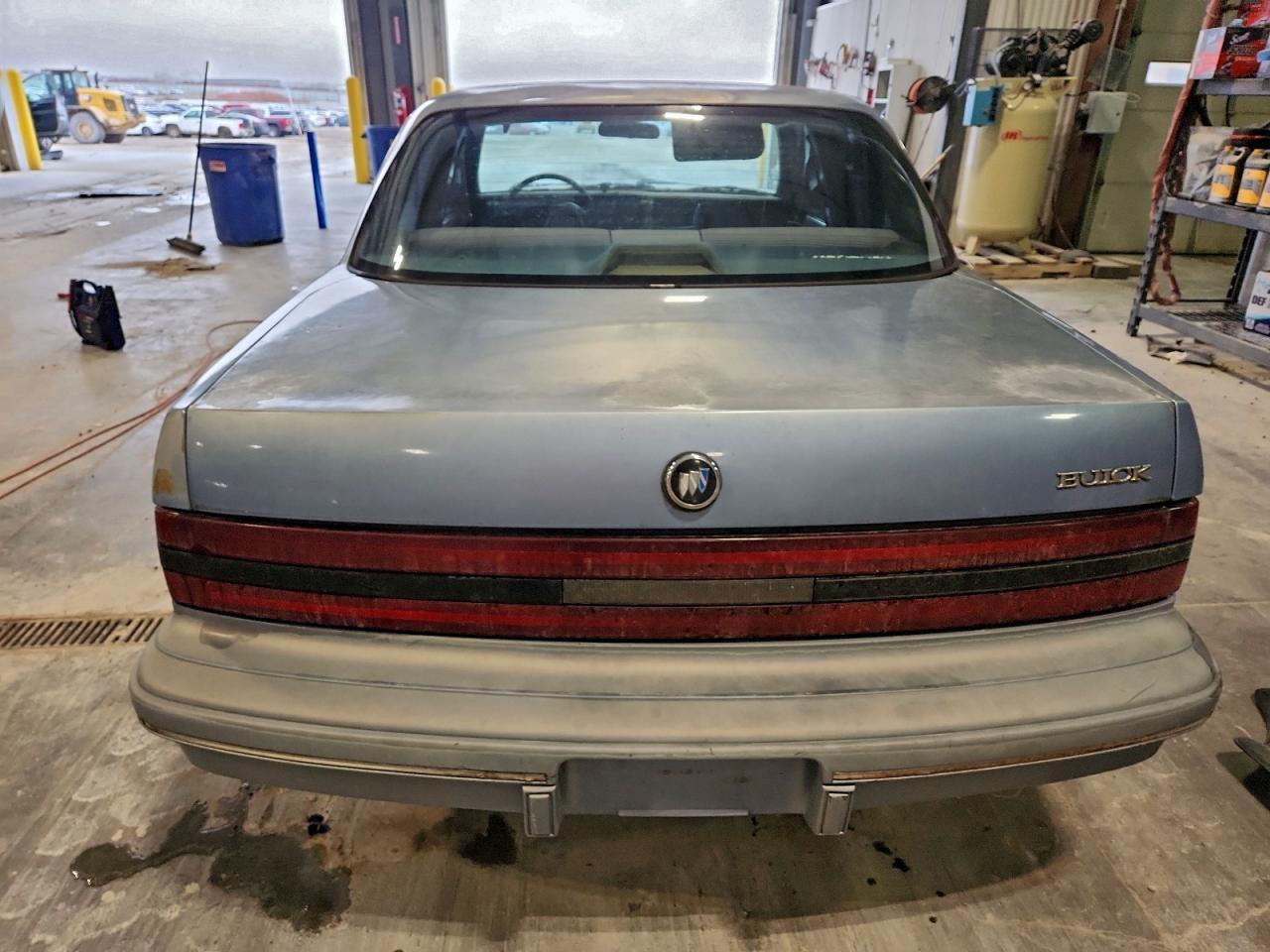 1993 Buick Century Special - Фото 6