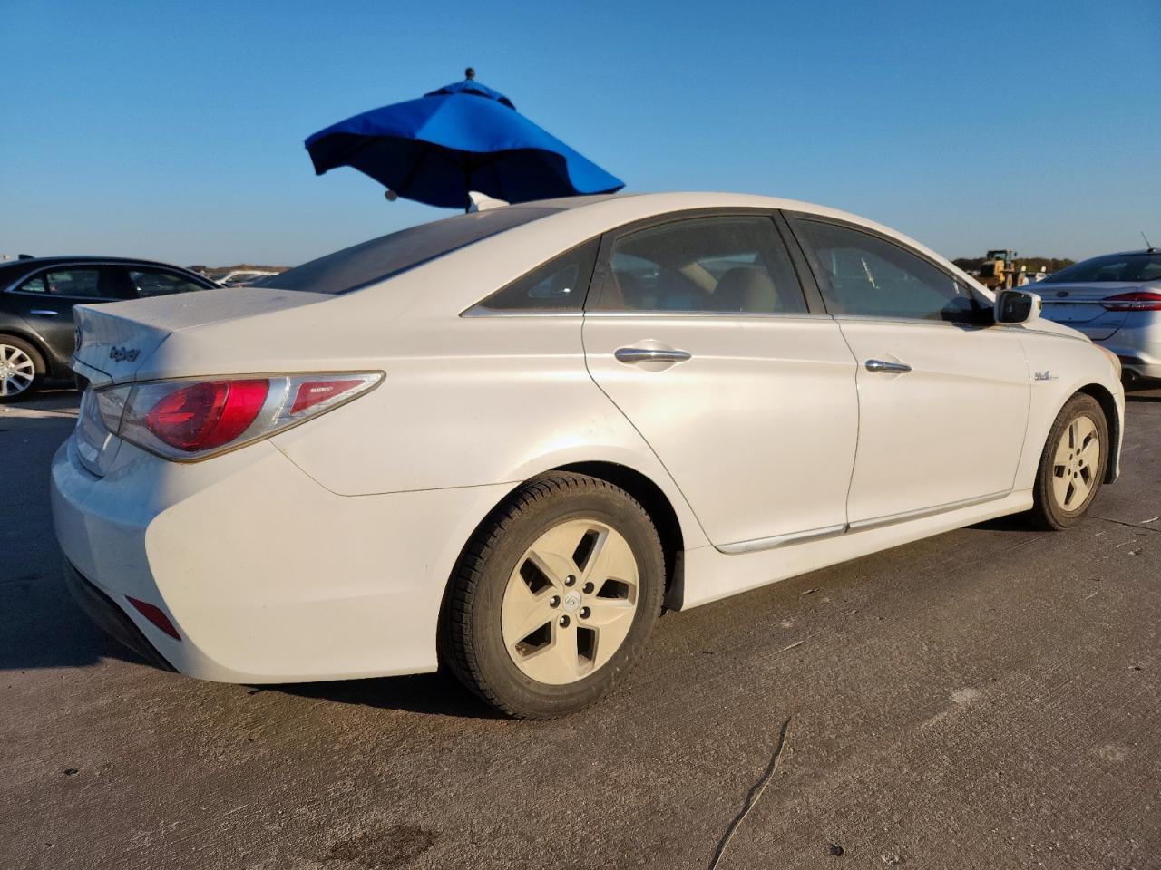 2012 Hyundai Sonata Hybrid - Image 3