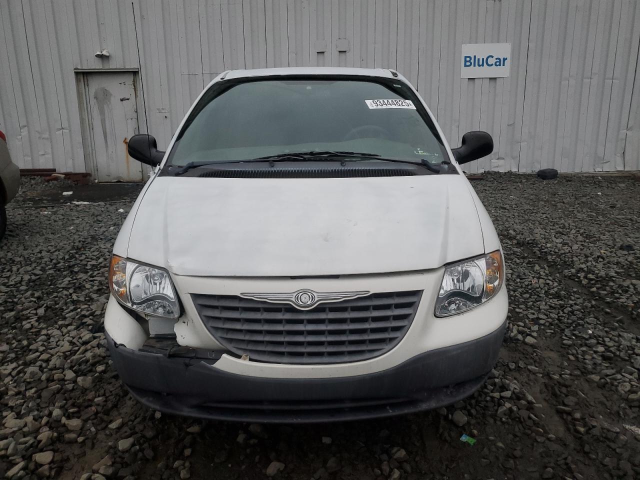 2002 Chrysler Voyager - Image 5