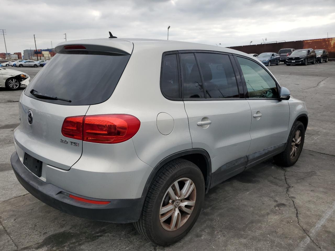 2013 Volkswagen Tiguan S - Фото 3