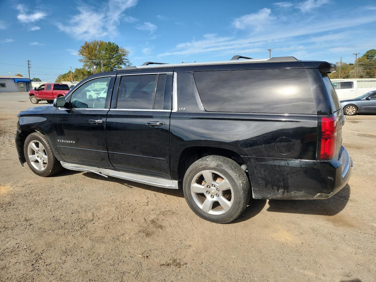 2015 Chevrolet Suburban C1500 Ltz - Фото 2
