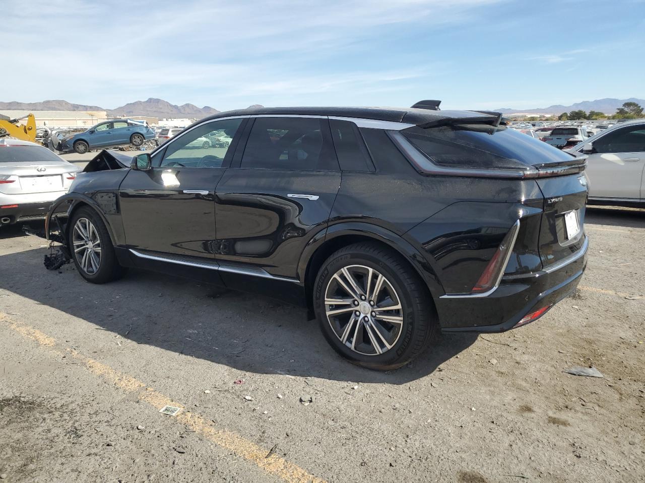 2025 Cadillac Lyriq Luxury - Фото 2
